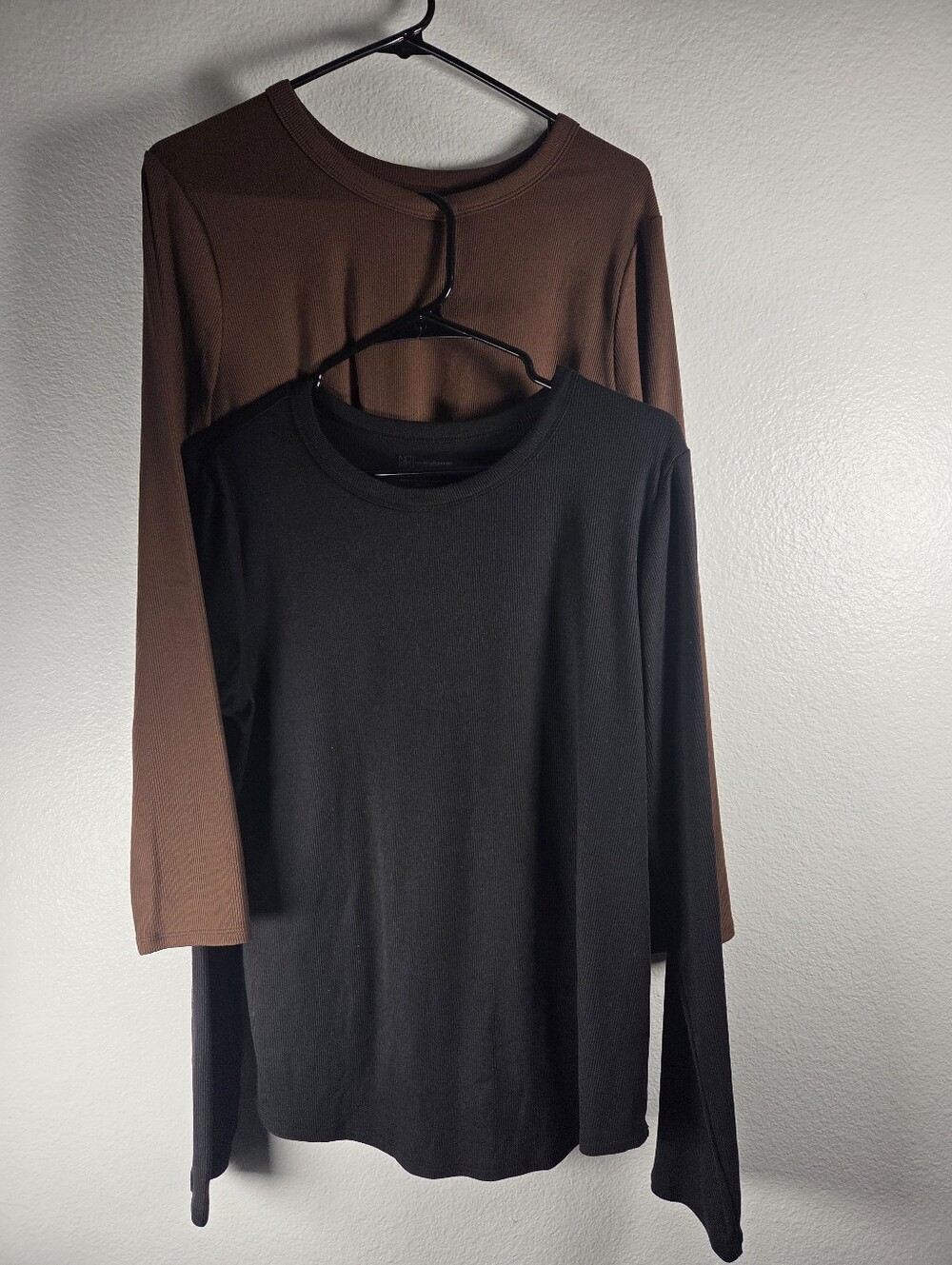 No Boundaries Set Of 2 Women's Size XXL Long Sleeve Crewneck Tops-Black & Brown
